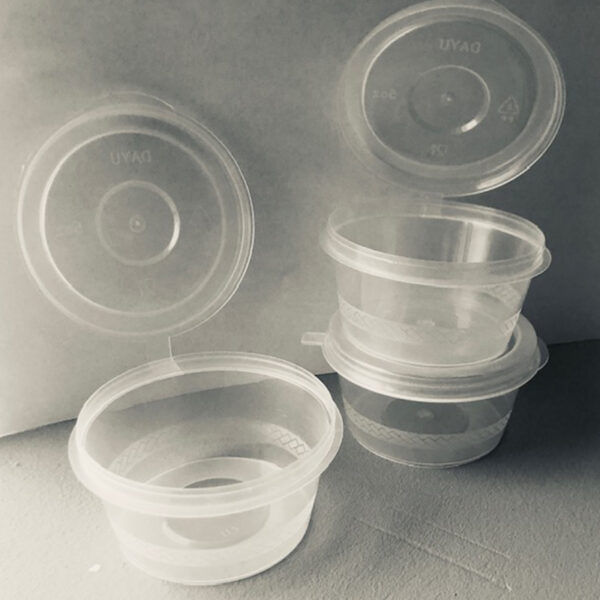 PLASTIC CONTAINERS FOR SAUCE J4